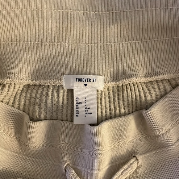 Shorts - Picture 2 of 3